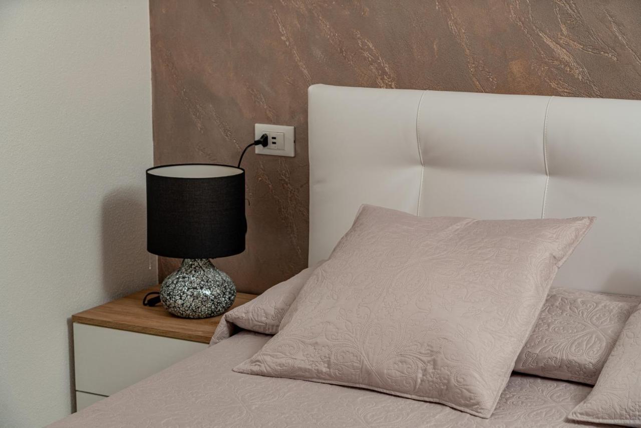 Rooms Tavolara Сан Теодоро Екстериор снимка