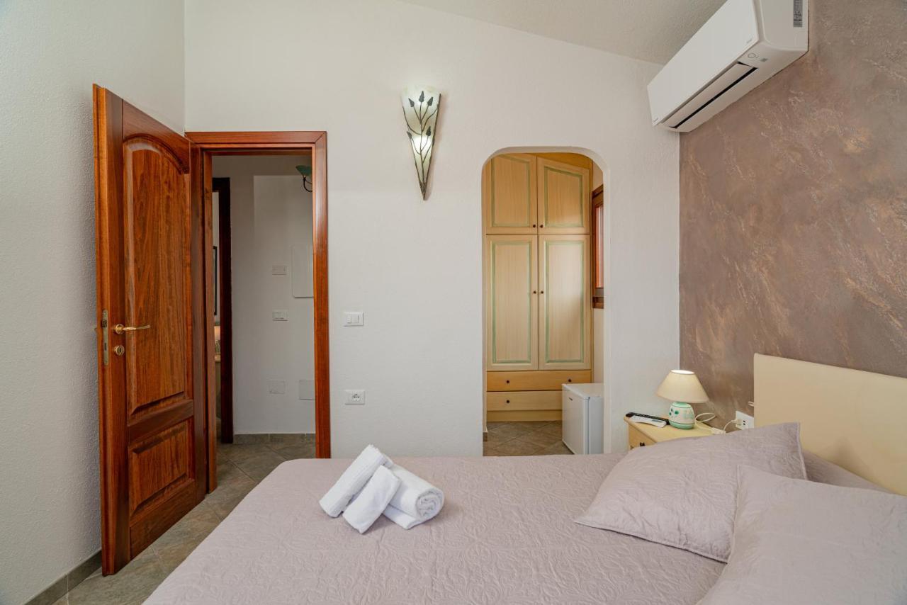 Rooms Tavolara Сан Теодоро Екстериор снимка