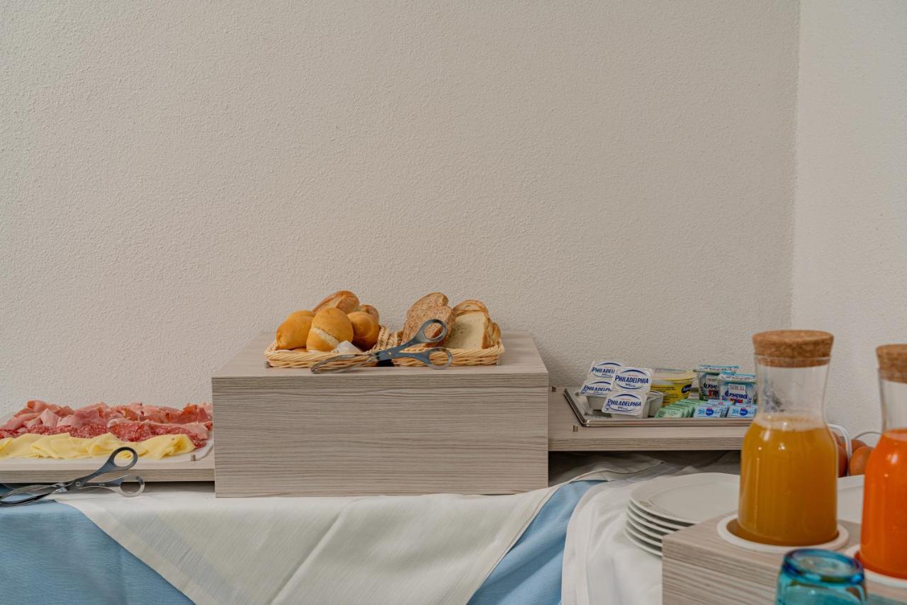 Rooms Tavolara Сан Теодоро Екстериор снимка