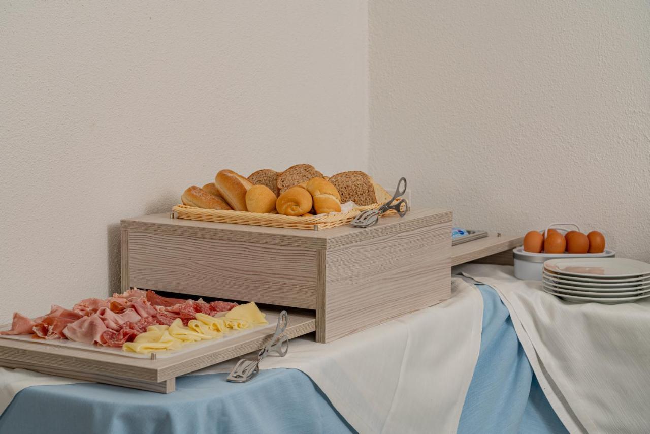 Rooms Tavolara Сан Теодоро Екстериор снимка